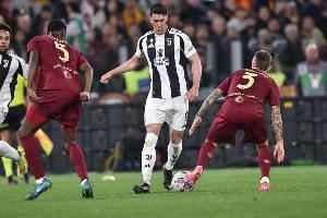 意媒：比利亚雷亚尔今夏曾有意引进弗拉霍维奇，但他本人拒绝了