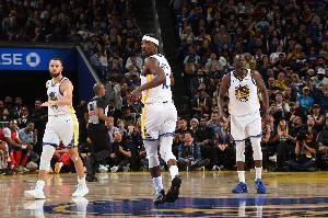 科尔：巴特勒脚踝轻微扭伤 季前赛首战库追巴预计每人打15分钟