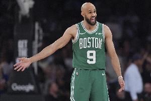 还需要找手感！怀特半场13中4&三分8中1拿到9分3板9助1断2帽图片
