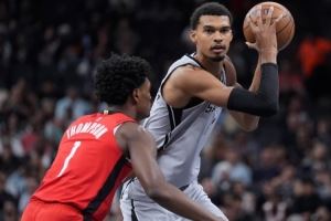 马刺绞赢火箭:泥淖战;约基奇的三双?不要了