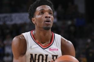 打得不错!赫伯特·琼斯11中6得15分3板4助3断 正负值+17全队最高